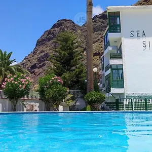 https://el-balcon-de-bajamar.adeje-hotels.com