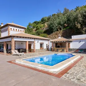 https://villa-alejandro-en-sayalonga.es-andalucia.com