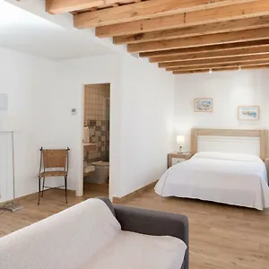 https://rosario-uno-aparthotel.hotelsincadiz.net